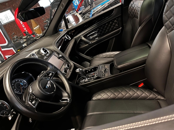 Bentley Bentayga W12 Signature 2018r