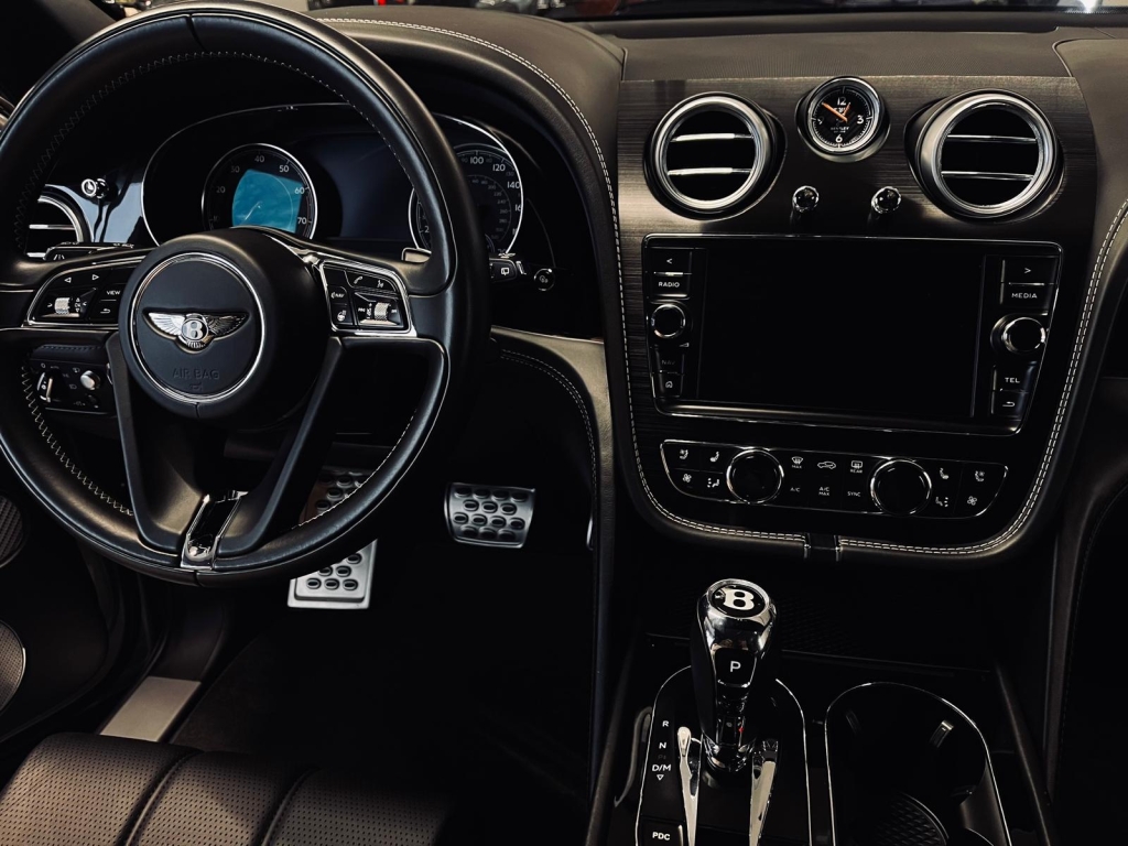 Bentley Bentayga W12 Signature 2018r