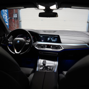 BMW X5 xDrive40i 2019r - obrazek 13
