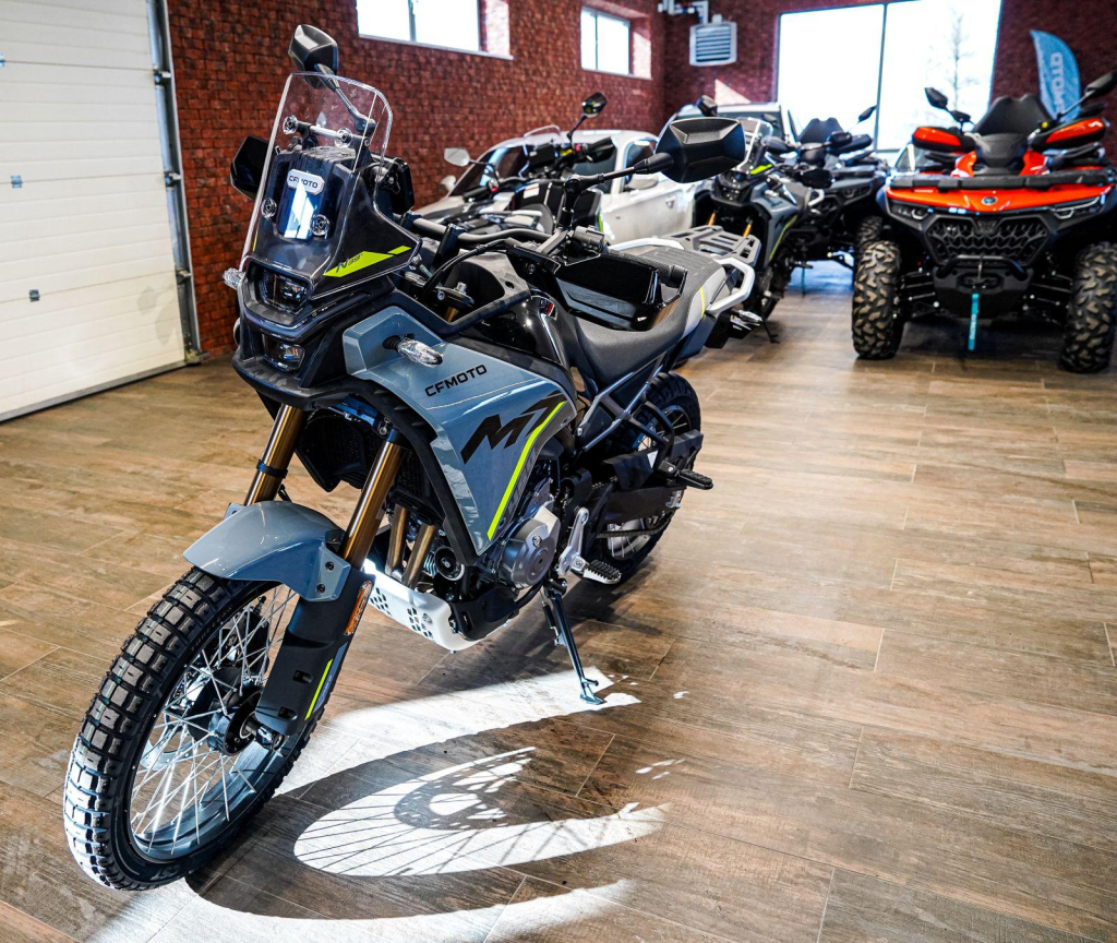 CFMoto 450MT