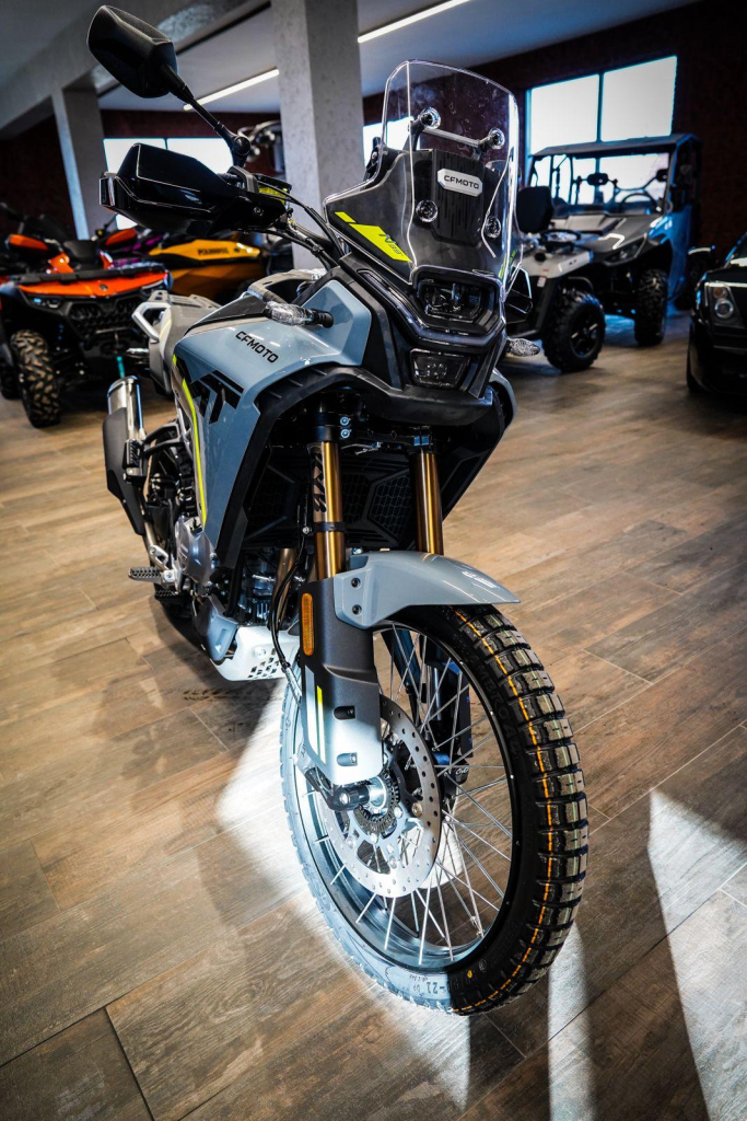 CFMoto 450MT