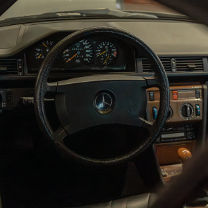 Mercedes-Benz 300 CE Coupe - obrazek 14