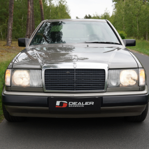 Mercedes-Benz 300 CE Coupe - obrazek 3