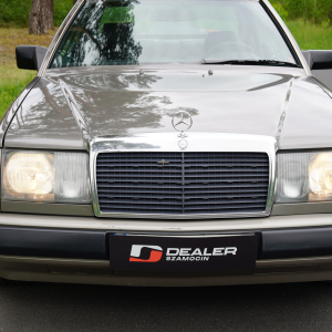 Mercedes-Benz 300 CE Coupe - obrazek 16