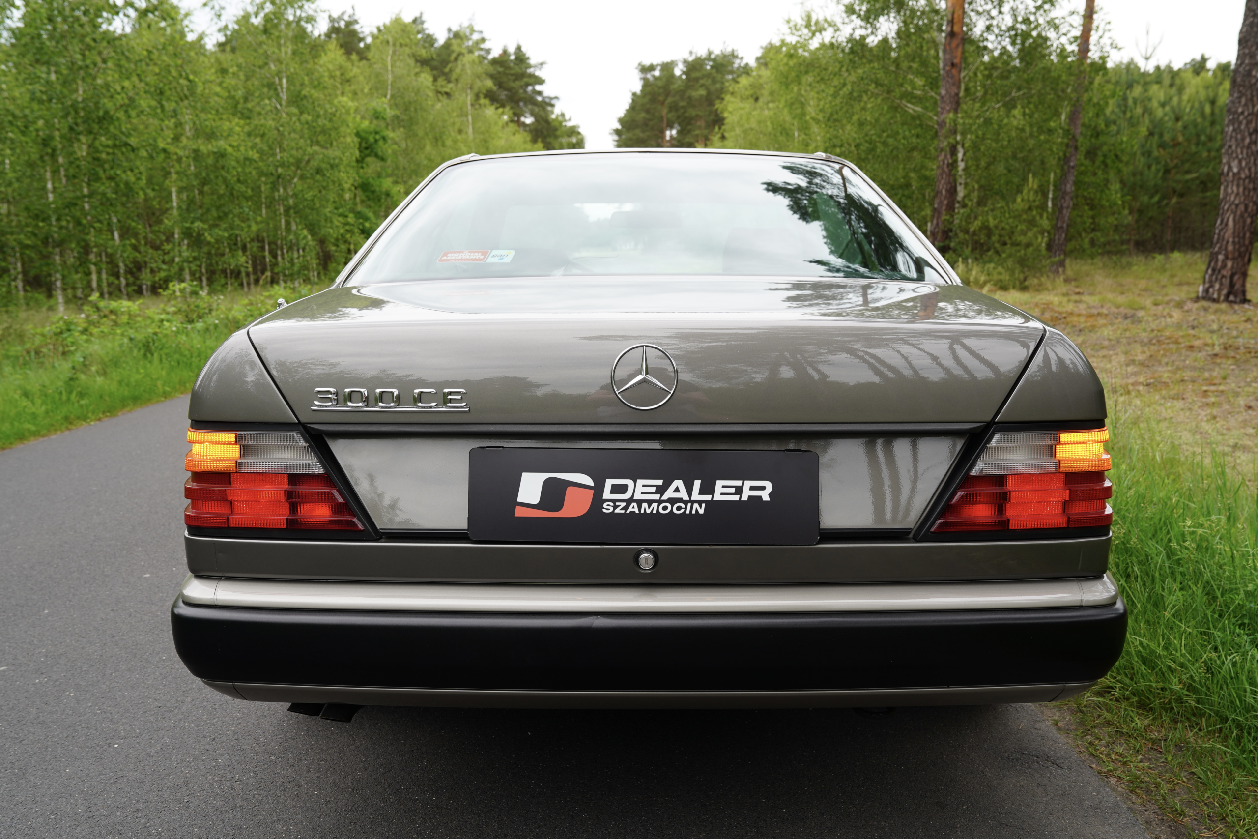 Mercedes-Benz 300 CE Coupe - obrazek 21