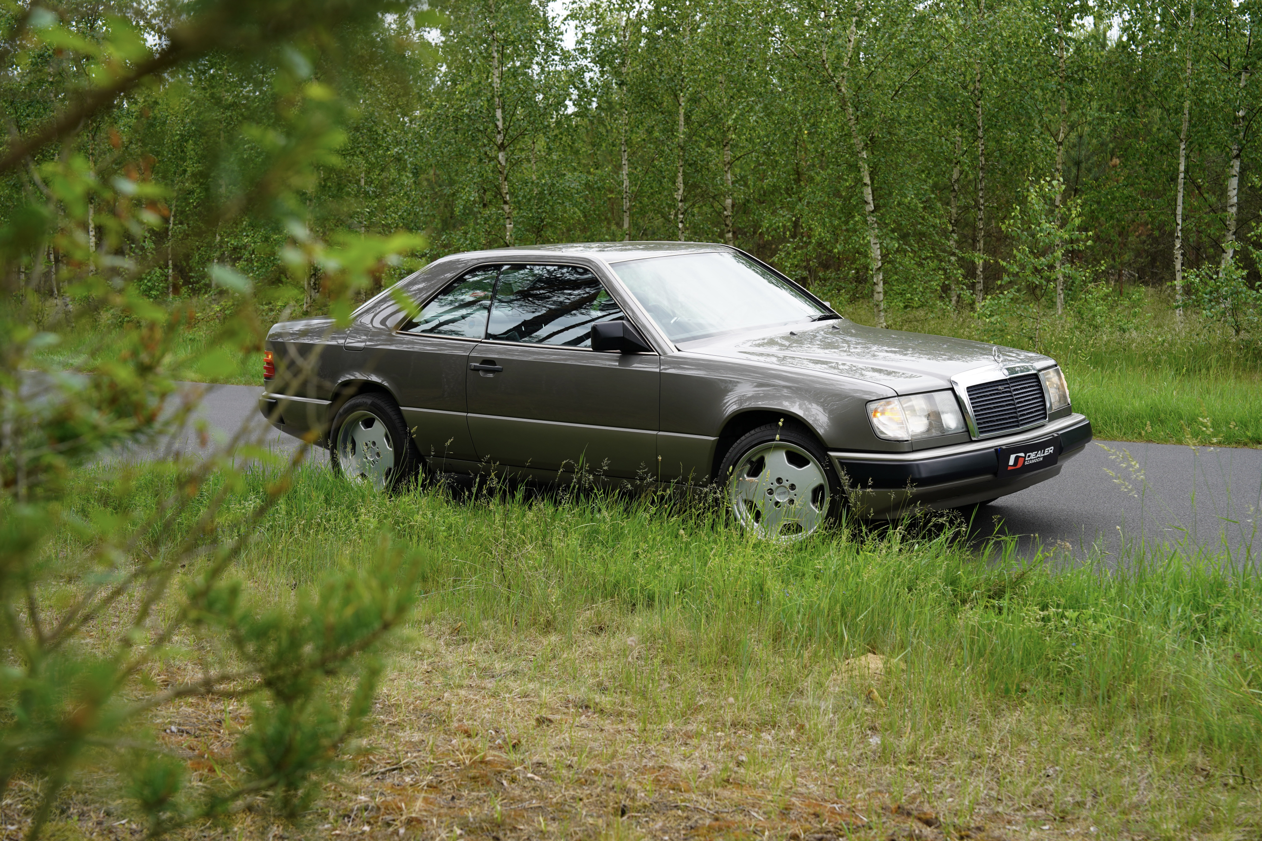 Mercedes-Benz 300 CE Coupe - obrazek 26