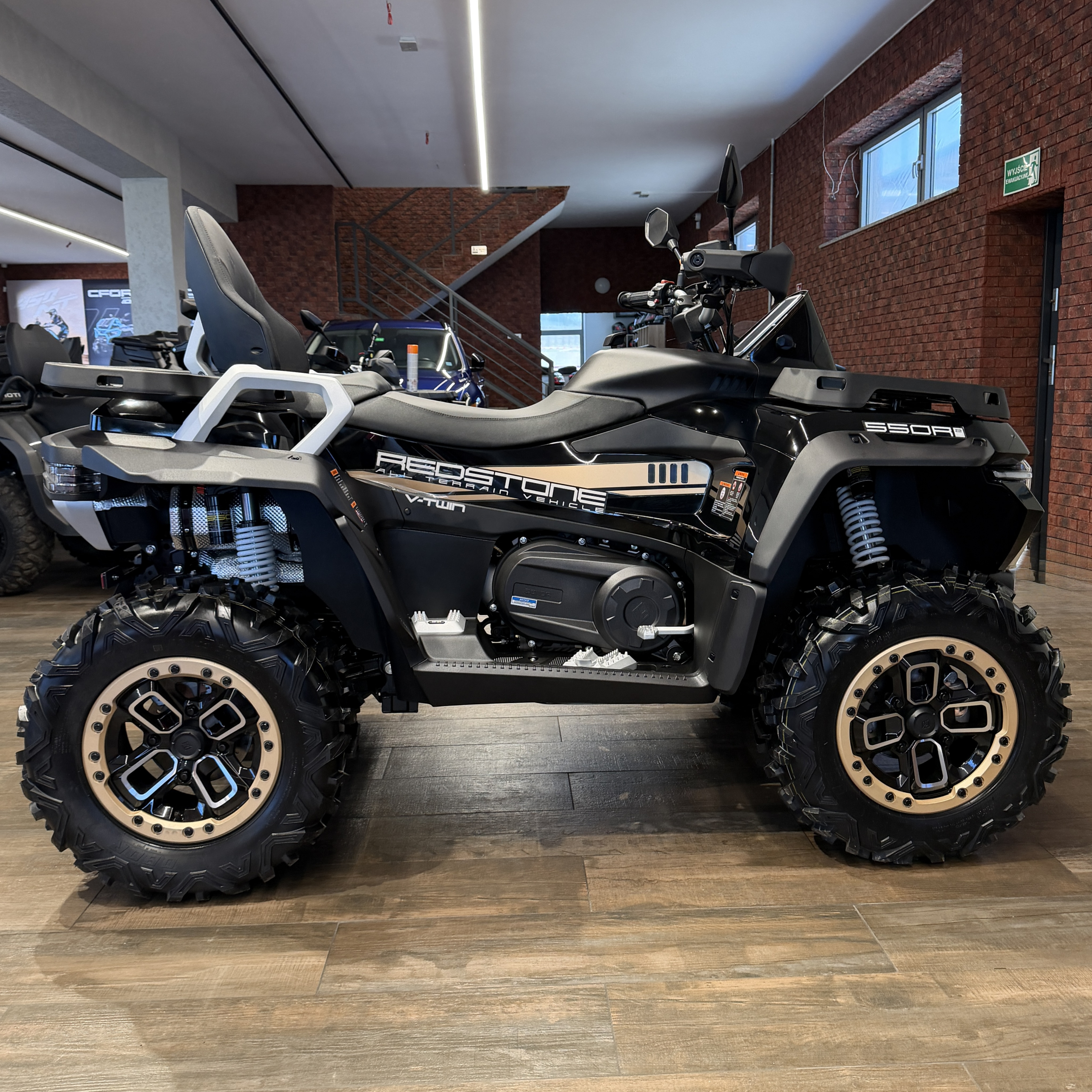 Benda Redstone 550 R2 Exclusive Polar Night Black - obrazek 6