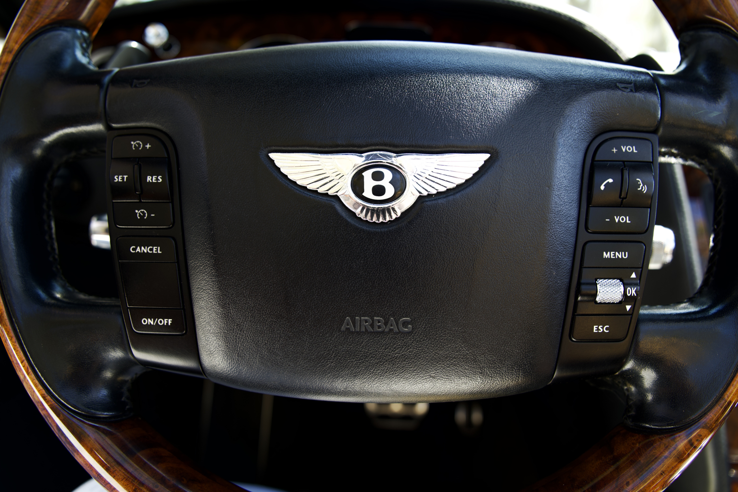 BENTLEY CONTINENTAL GTC 6.0 W12 AWD - obrazek 16