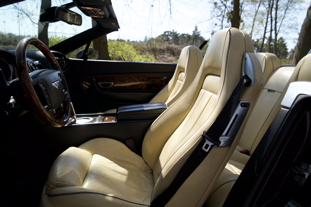 BENTLEY CONTINENTAL GTC 6.0 W12 AWD
