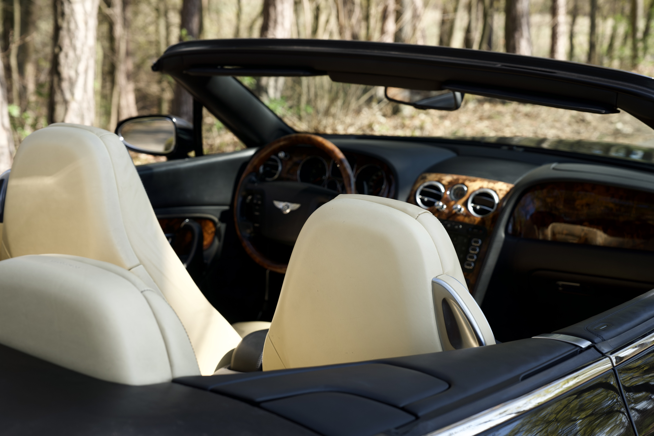 BENTLEY CONTINENTAL GTC 6.0 W12 AWD - obrazek 23