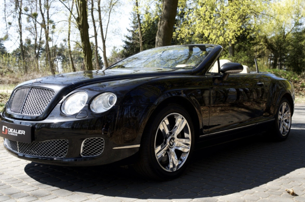 BENTLEY CONTINENTAL GTC 6.0 W12 AWD