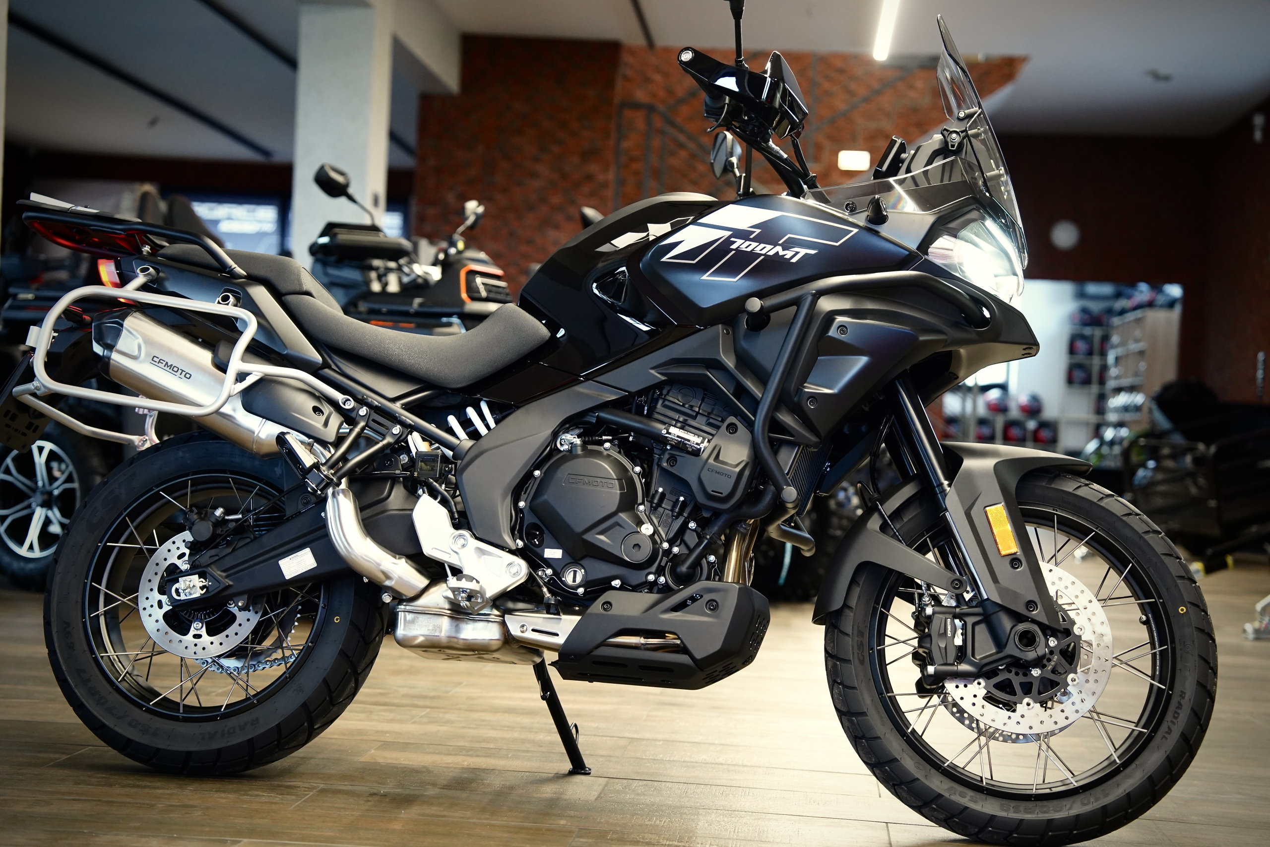 CFMOTO 700 MT - obrazek 2