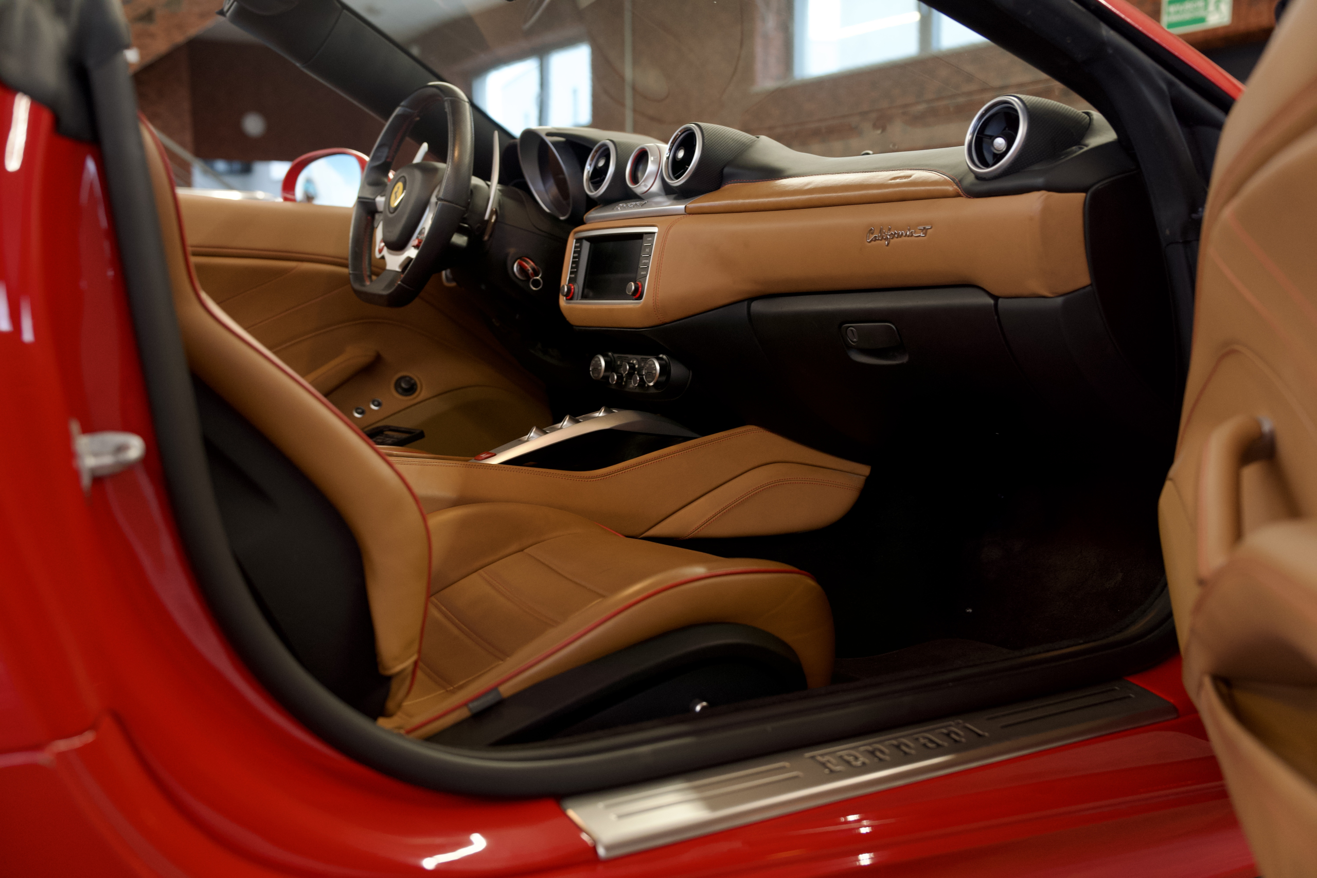 FERRARI CALIFORNIA T 2015 - obrazek 19