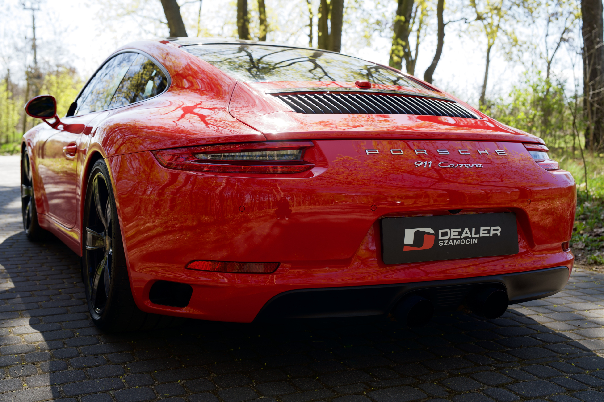 Porsche 911 Carrera 4S Coupe 2017R - obrazek 15