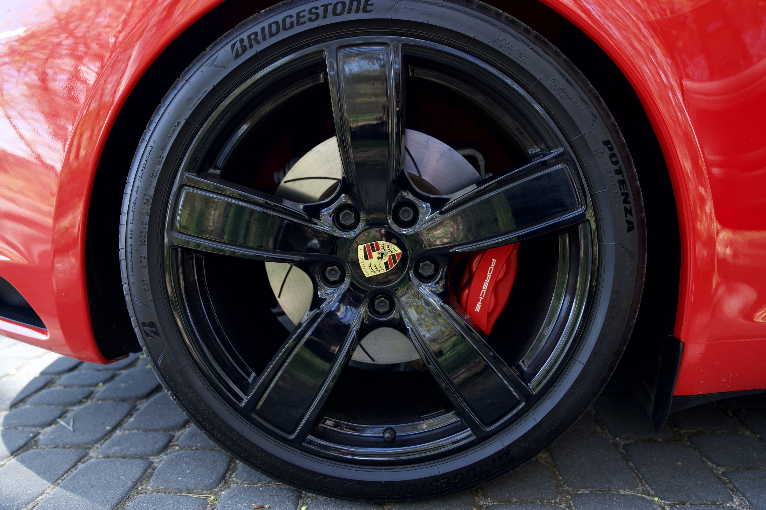 Porsche 911 Carrera 4S Coupe 2017R - obrazek 23