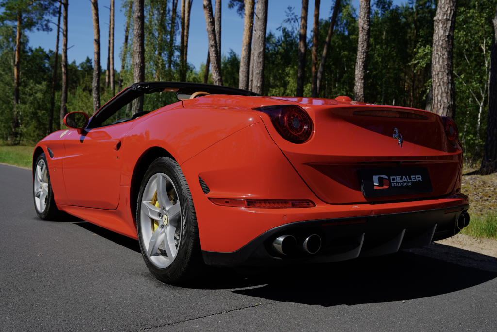 FERRARI CALIFORNIA T 2015