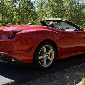FERRARI CALIFORNIA T 2015 - obrazek 3