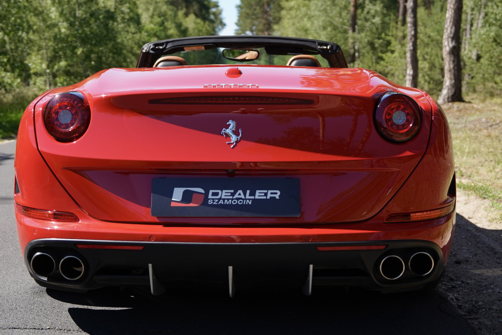 FERRARI CALIFORNIA T 2015