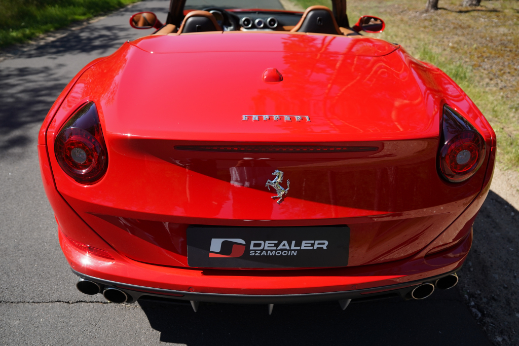 FERRARI CALIFORNIA T 2015