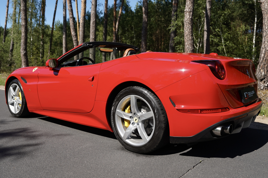 FERRARI CALIFORNIA T 2015