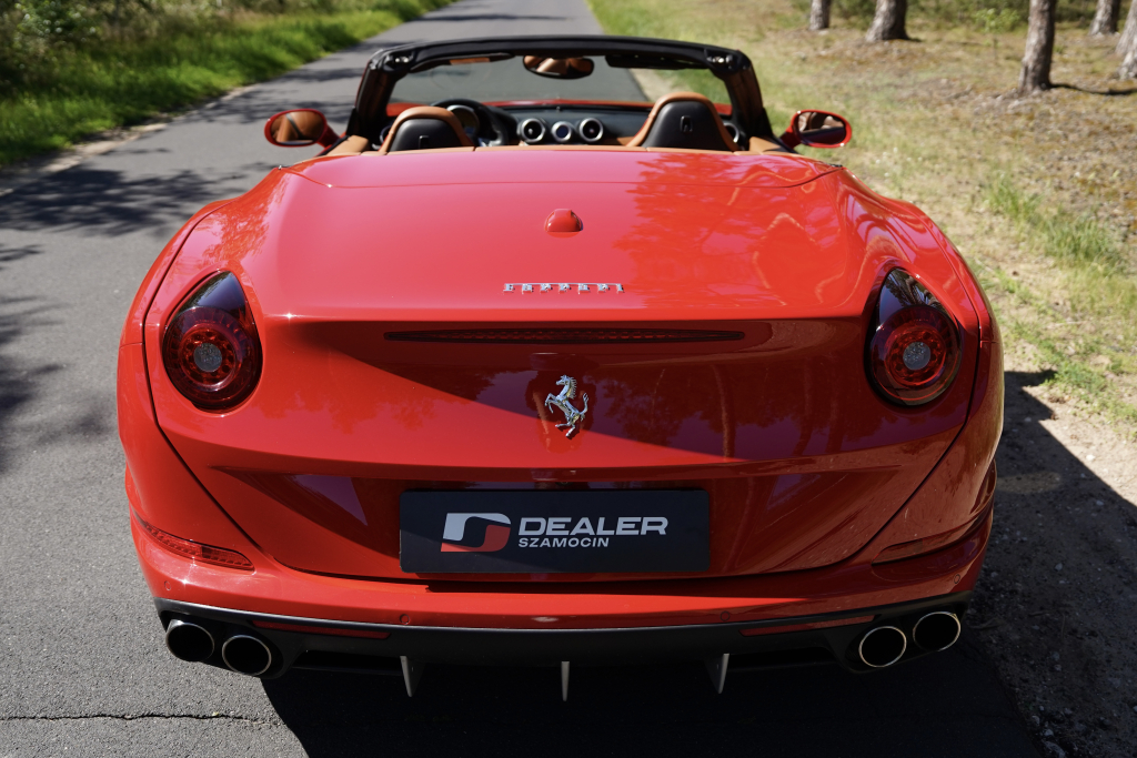 FERRARI CALIFORNIA T 2015