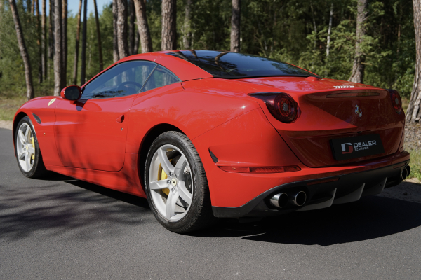 FERRARI CALIFORNIA T 2015