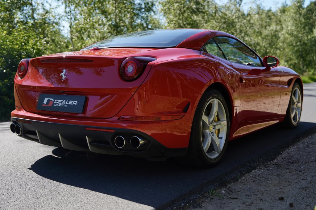 FERRARI CALIFORNIA T 2015
