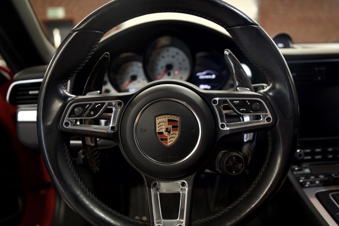 Porsche 911 Carrera 4S Coupe 2017R - obrazek 39