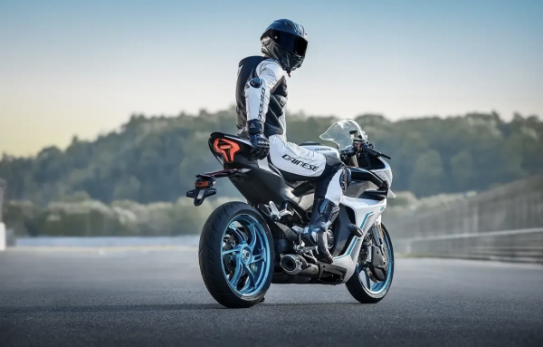 CFMOTO 450SR