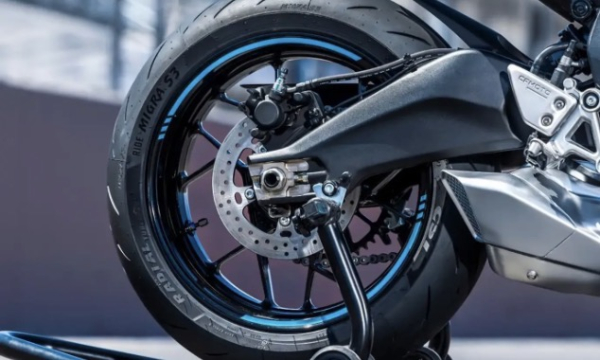 CFMOTO 675 SR-R