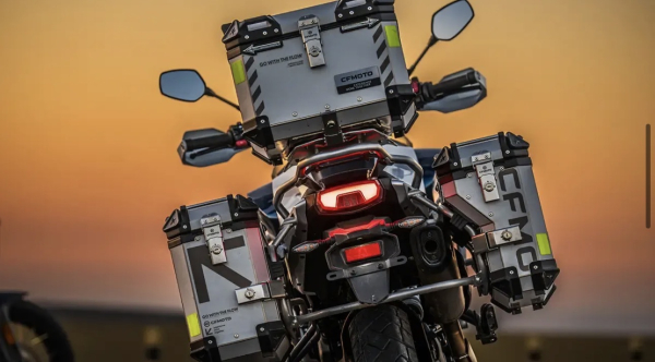 CFMOTO 700 MT
