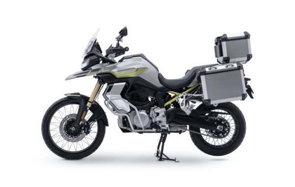VOGE 900 DSX