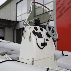 Motorówka Bombard Explorer 550 - obrazek 4