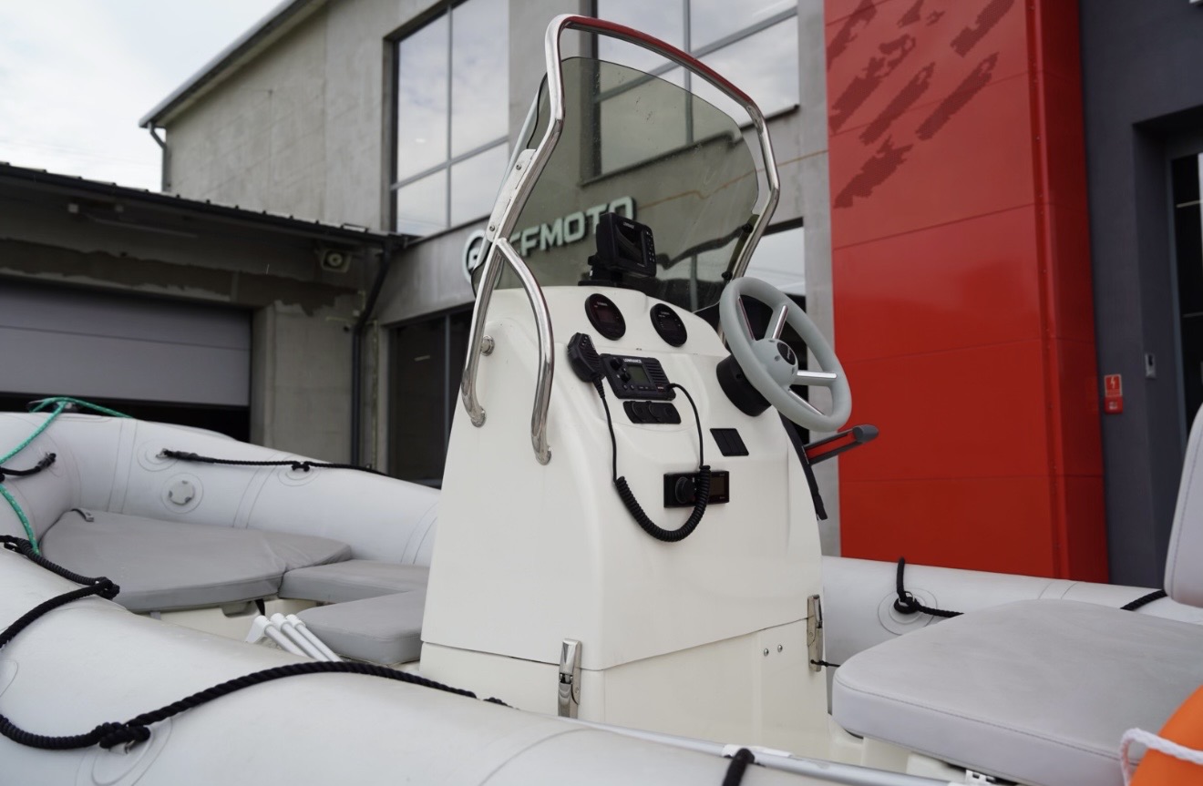 Motorówka Bombard Explorer 550 - obrazek 4