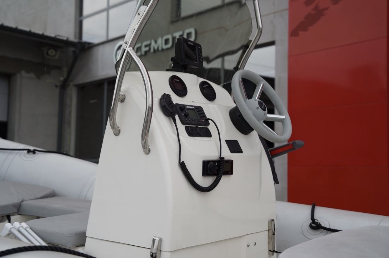 Motorówka Bombard Explorer 550 - obrazek 5