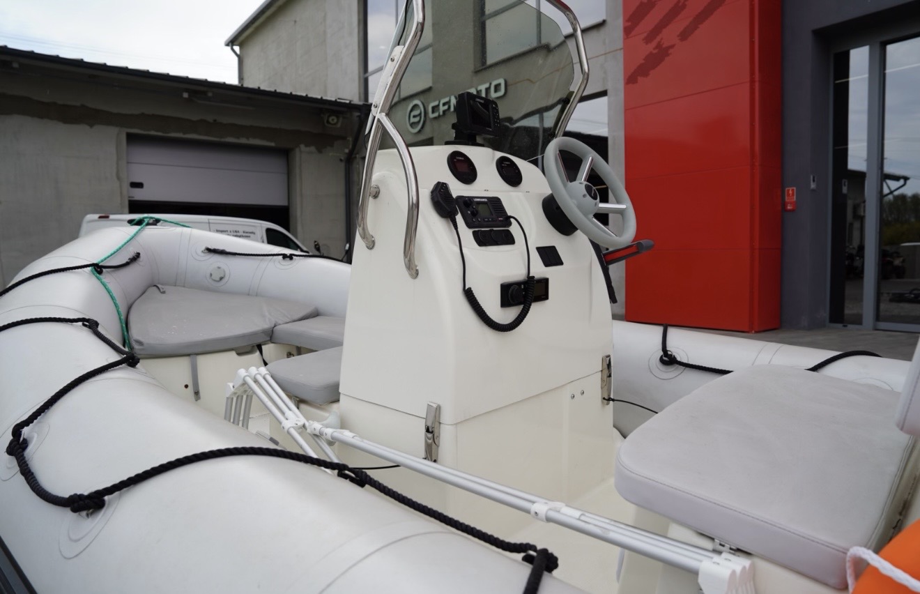 Motorówka Bombard Explorer 550 - obrazek 13