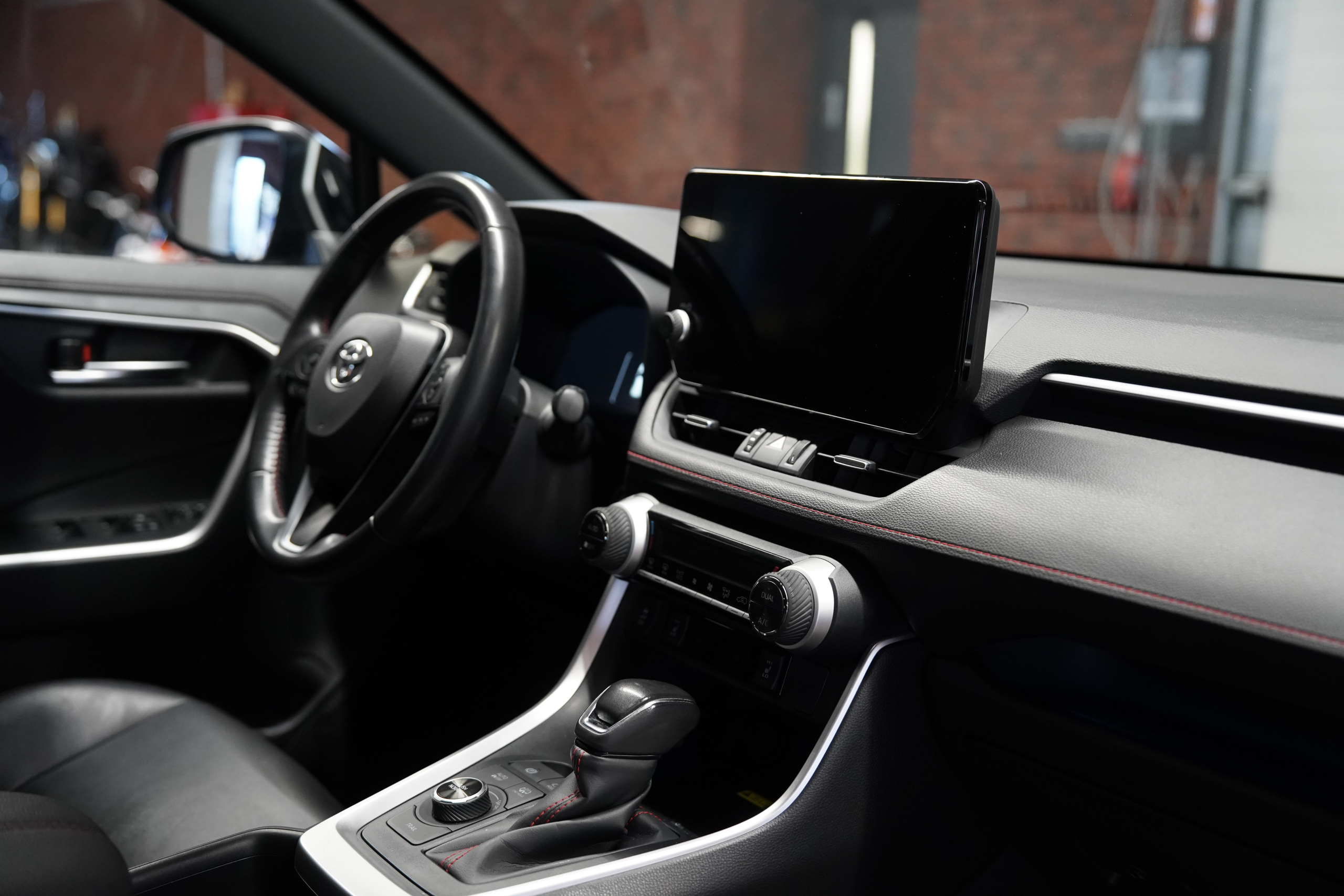 Toyota RAV4 Plug-in Hybrid - obrazek 19