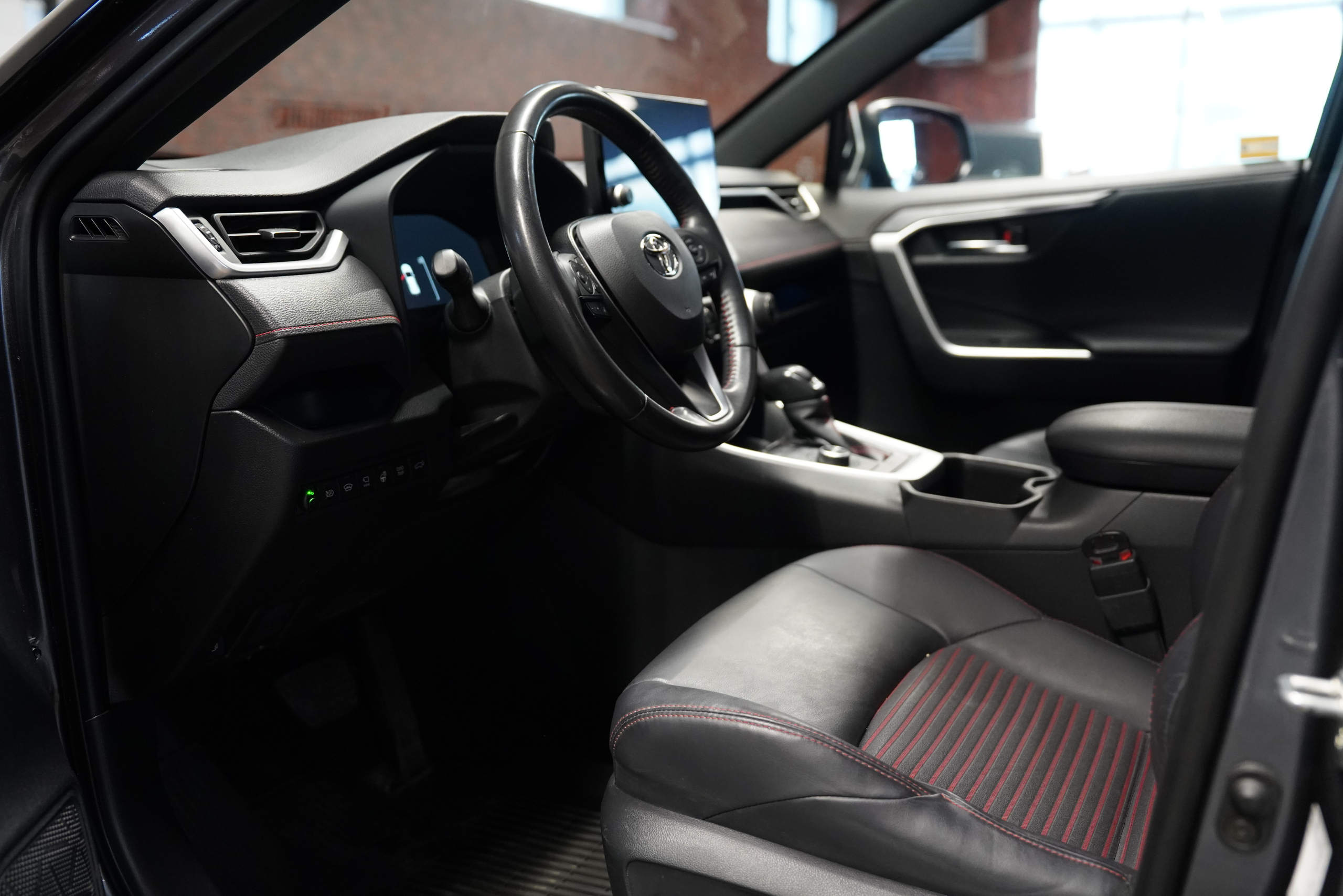 Toyota RAV4 Plug-in Hybrid - obrazek 11