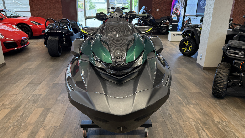 Skuter wodny Sea-Doo RXP-X Apex 300 MY23 Tech Package