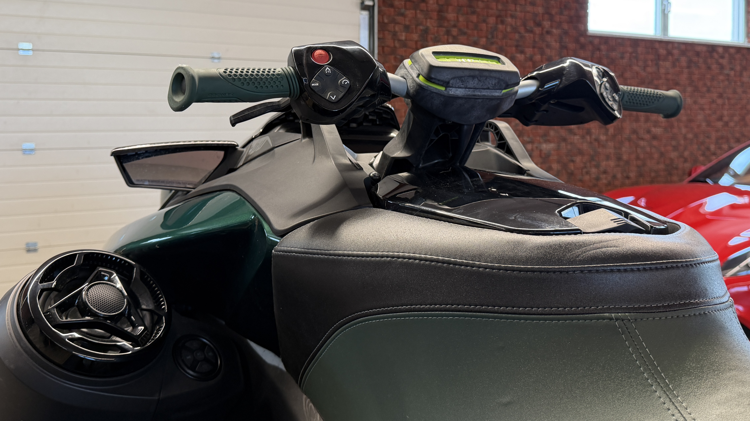 Sea-Doo RXP-X Apex 300 MY23 Tech Package - obrazek 8