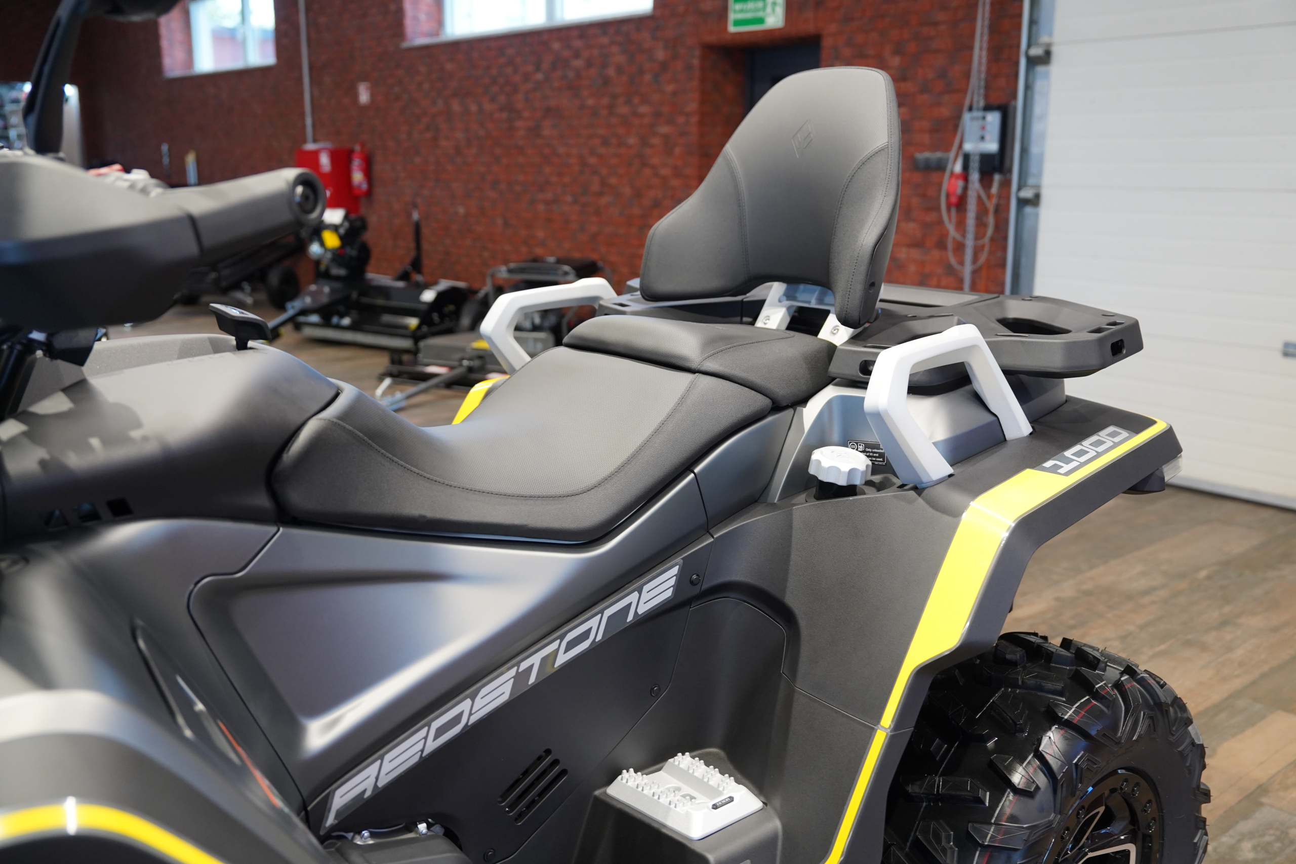 BENDA REDSTONE 1000 R2 - obrazek 6
