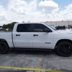 RAM 1500 LARAMIE - obrazek 12