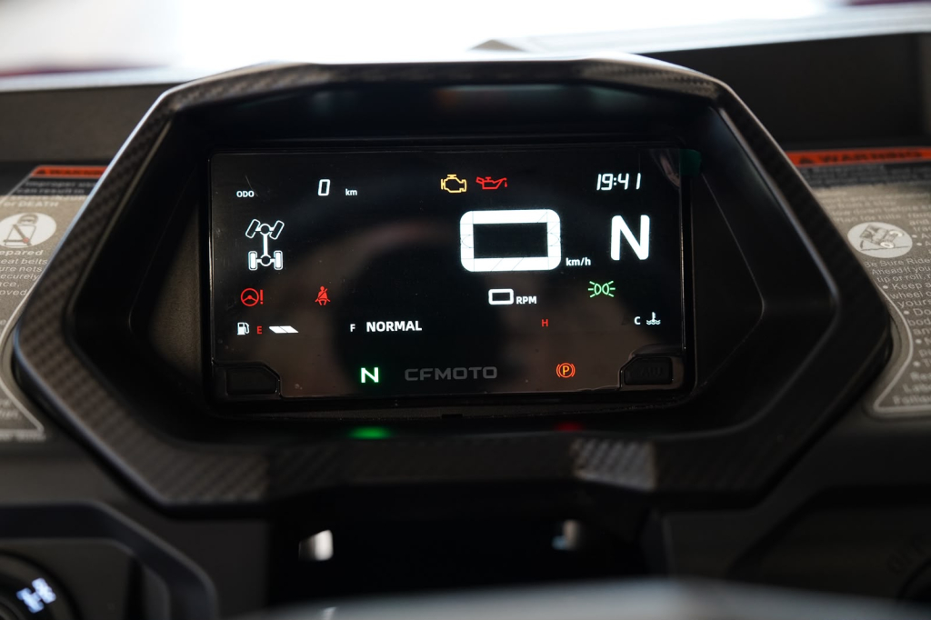 CFMoto UForce 600
